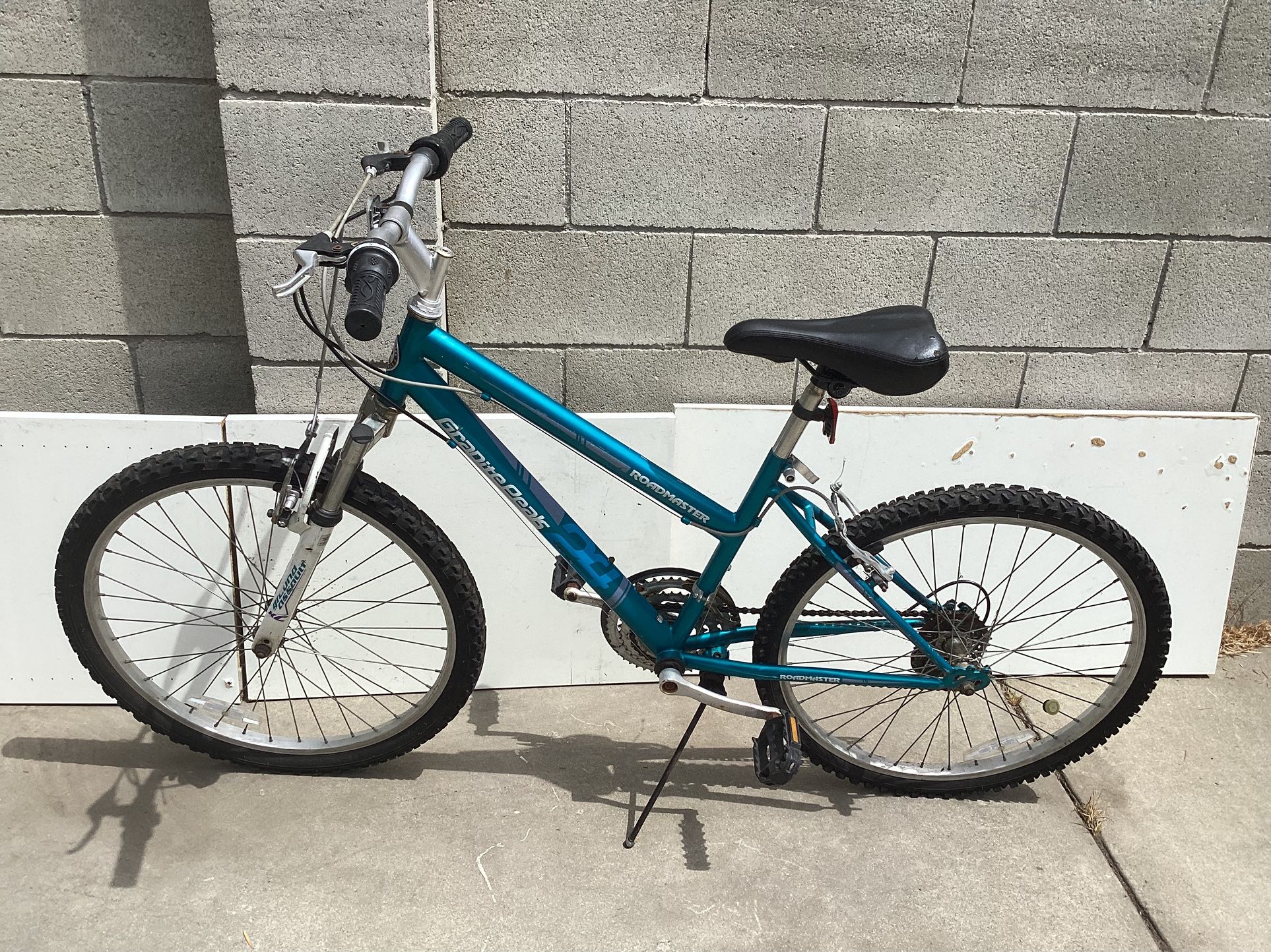 24” Mountain Roadmaster Granite Peah Bike For Womens 6 Speeds Good Condition $85