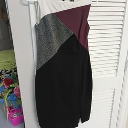 White House Black Market Brand Size 4 medium (I can wear this dress and I wear size 7 pants and med dresses and shirts)