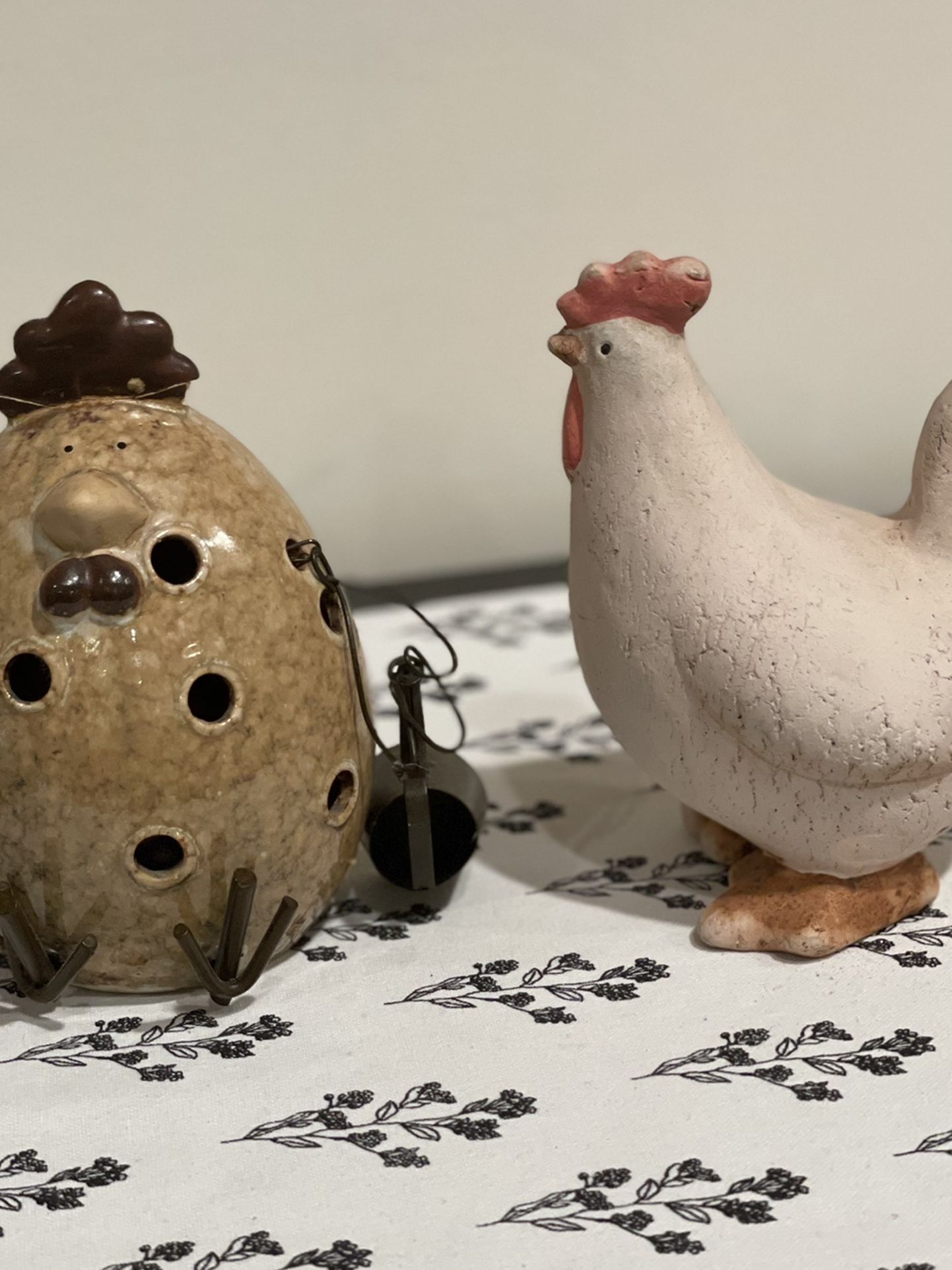 Lots Of ROOSTER Decor