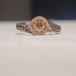 14K Gold Signed Effy Diamond Ring (Retails for $2099)