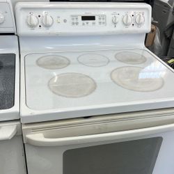 Ge Stove White 