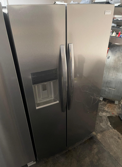 Frigidaire Gallery Side‑by‑Side Fridge – Stainless, Ice/Water Dispenser