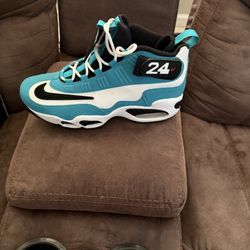 Ken Griffey Size 10 