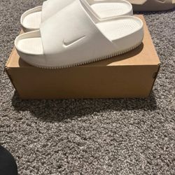Nike Calm Slides