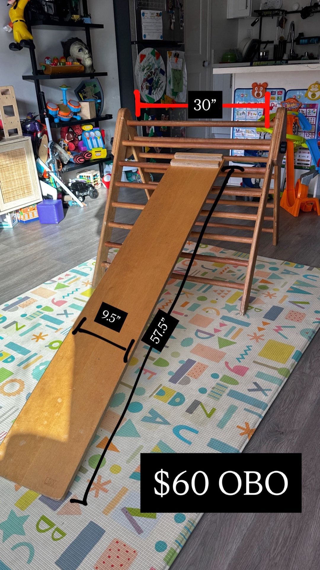 Pikler triangle climber