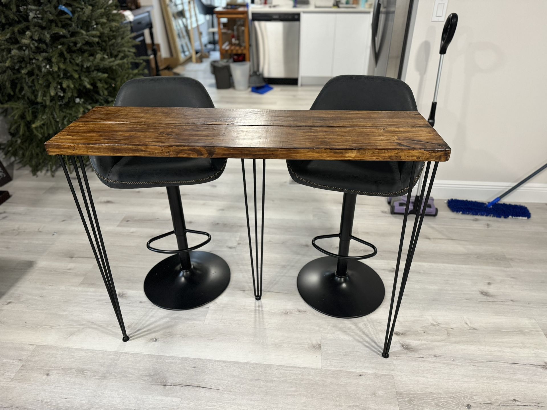 Custom Hardwood Tables, Desks, Bar Tops, & More