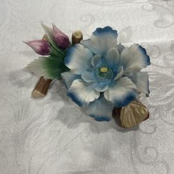 Vtg Capodimonte Crown Mark Naples  & Porcelain Flowers Made In  Italy