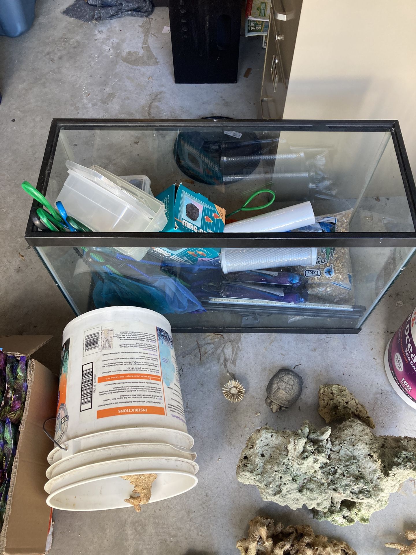 29 Gallon Tank With Lots Of Accessories