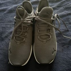 Men's Puma Size 9 