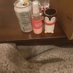 Brand New BATH And Body Spray Sanitizer Penguin Set 