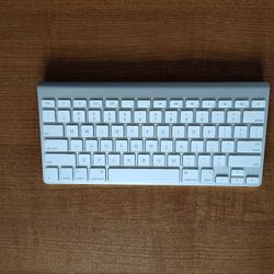 Apple A1314 Wireless Keyboard