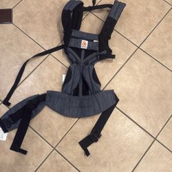 Ergobaby Omni Classic All Carry Positions Baby Carrier- Like New