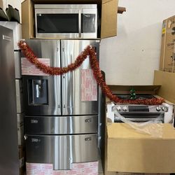 Combo Samsung   Refrigerado And  Stove  And  Microwave 