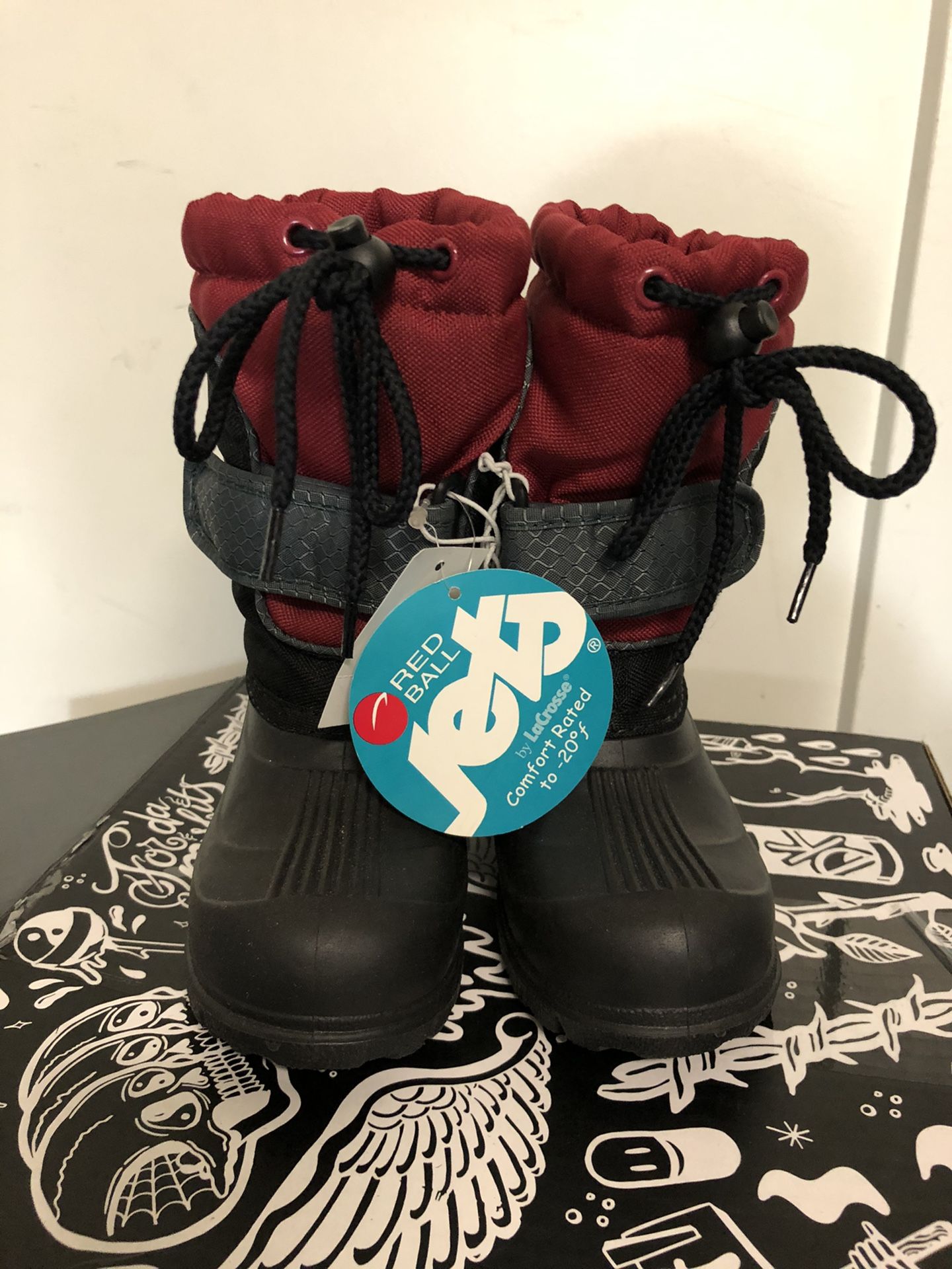 New Kids size 10 snow boots. New. Unused.