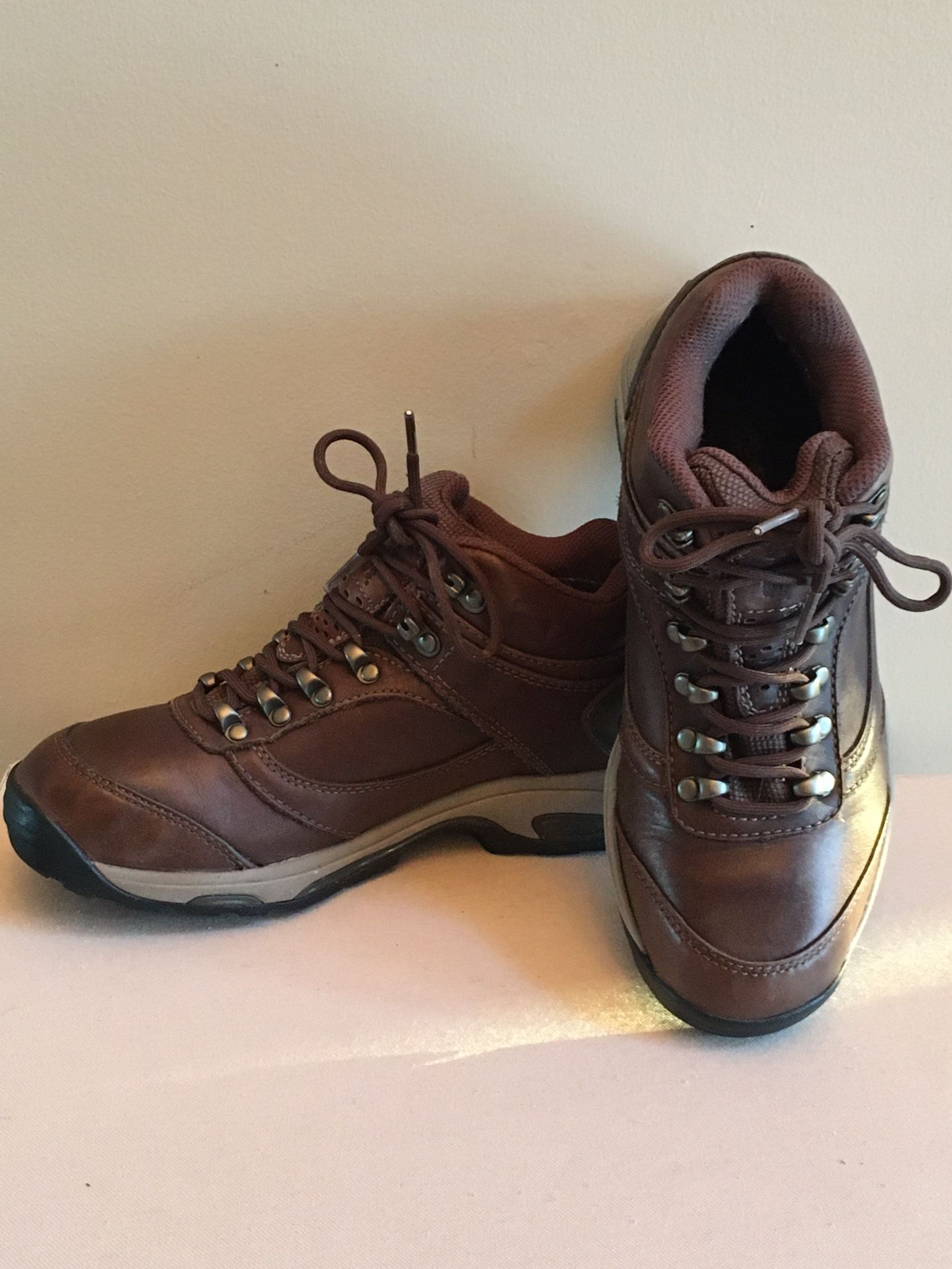 Excellent New Balance 978 Women’s 8 Gore-Tex Trail Hiking Boot