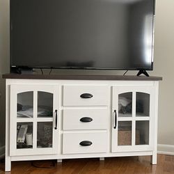 Selling Both Tv And Tv Console 
