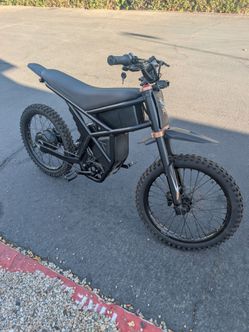 Black / E bike