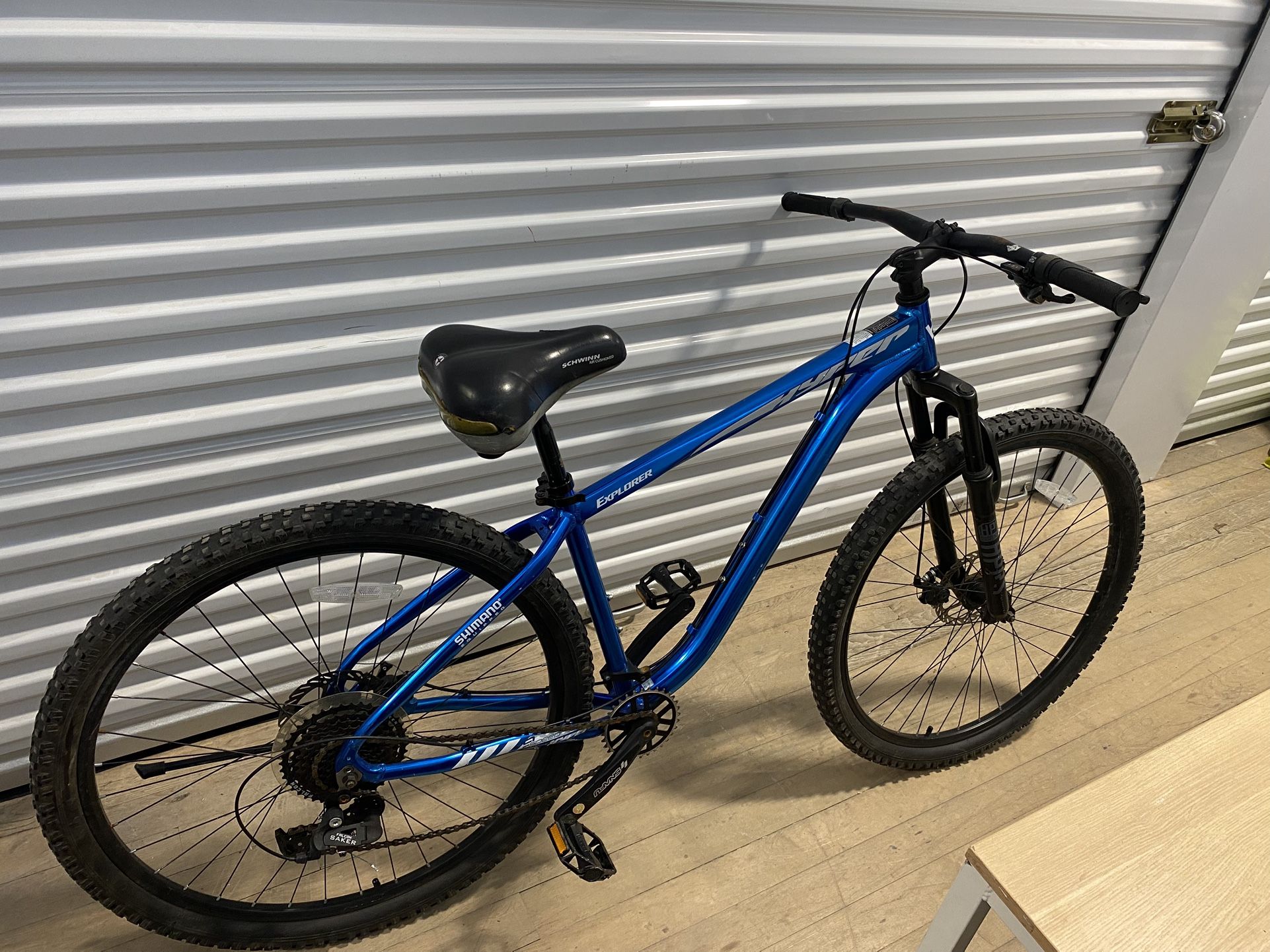 Hyper Mountain Bike For Men’s Or Woman’s 29 Inch Tires