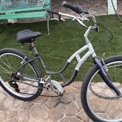 Woman’s Schwinn Schwinn 26’ Beach Cruiser