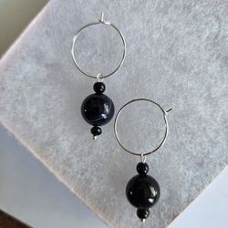 HYPERALLERGENIC  SILVER HOOPS WITH FREE REMOVEABLE BLACK EBONY CHARM EARRINGS