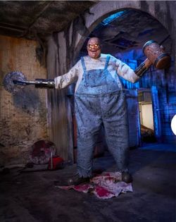 6 FT BUZZSAW ANIMATRONIC