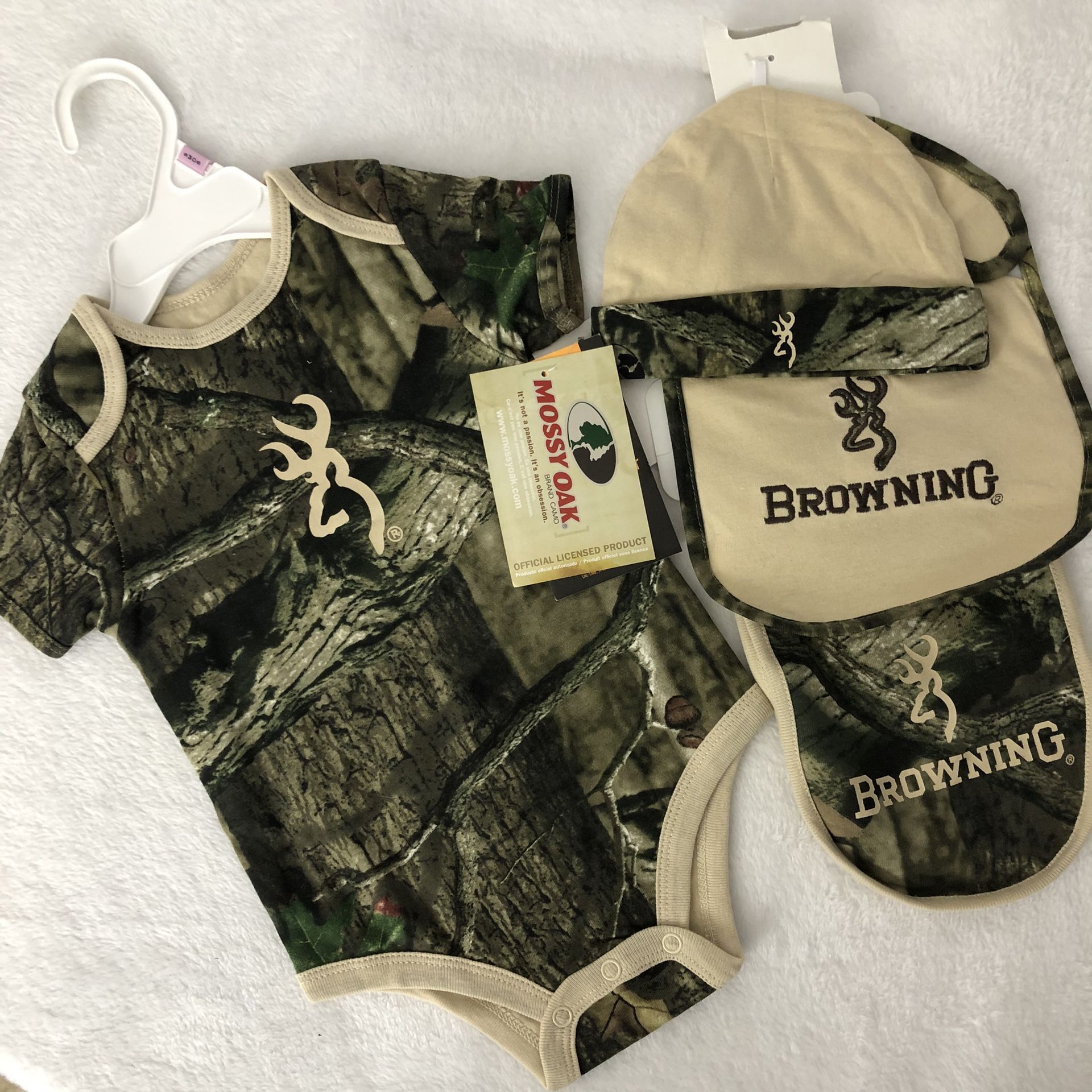 Browning Baby Onesie Camo Set 9 mths NWT