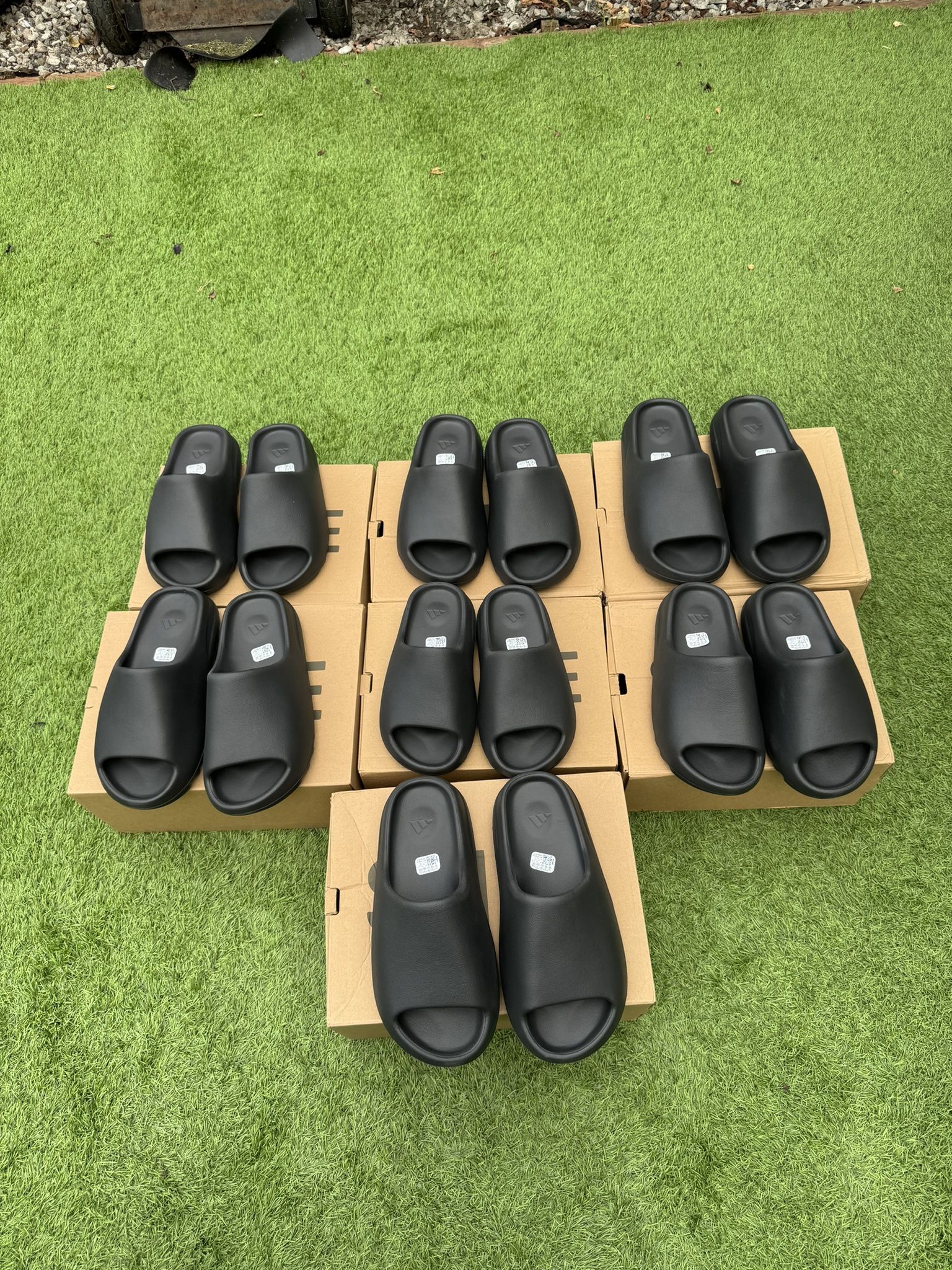 Yeezy Slide “Onyx” (Sizes 9-10)