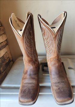 Ariat womens boots 7B