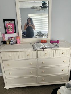 Free dresser with mirror PIcK UP TOday