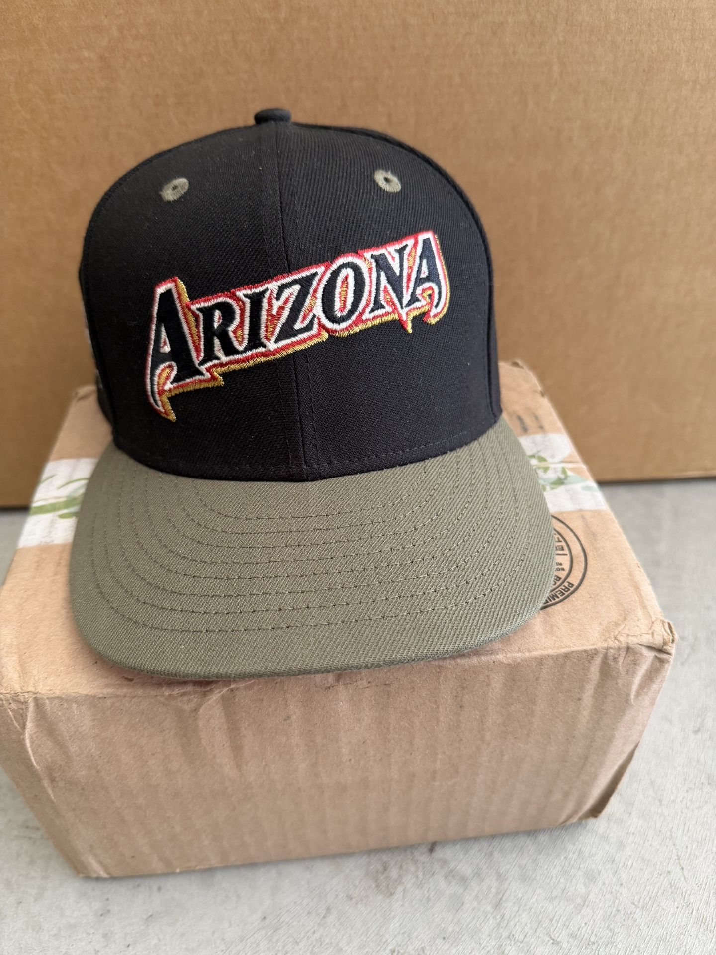 ARIZONA DIAMONDBACKS FITTED SCRIPT DIRTY MARTINI PATCH 7 1/18