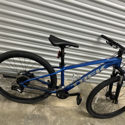 Trek Marlin 6 Mountain Bike – S mall Frame, Like New 