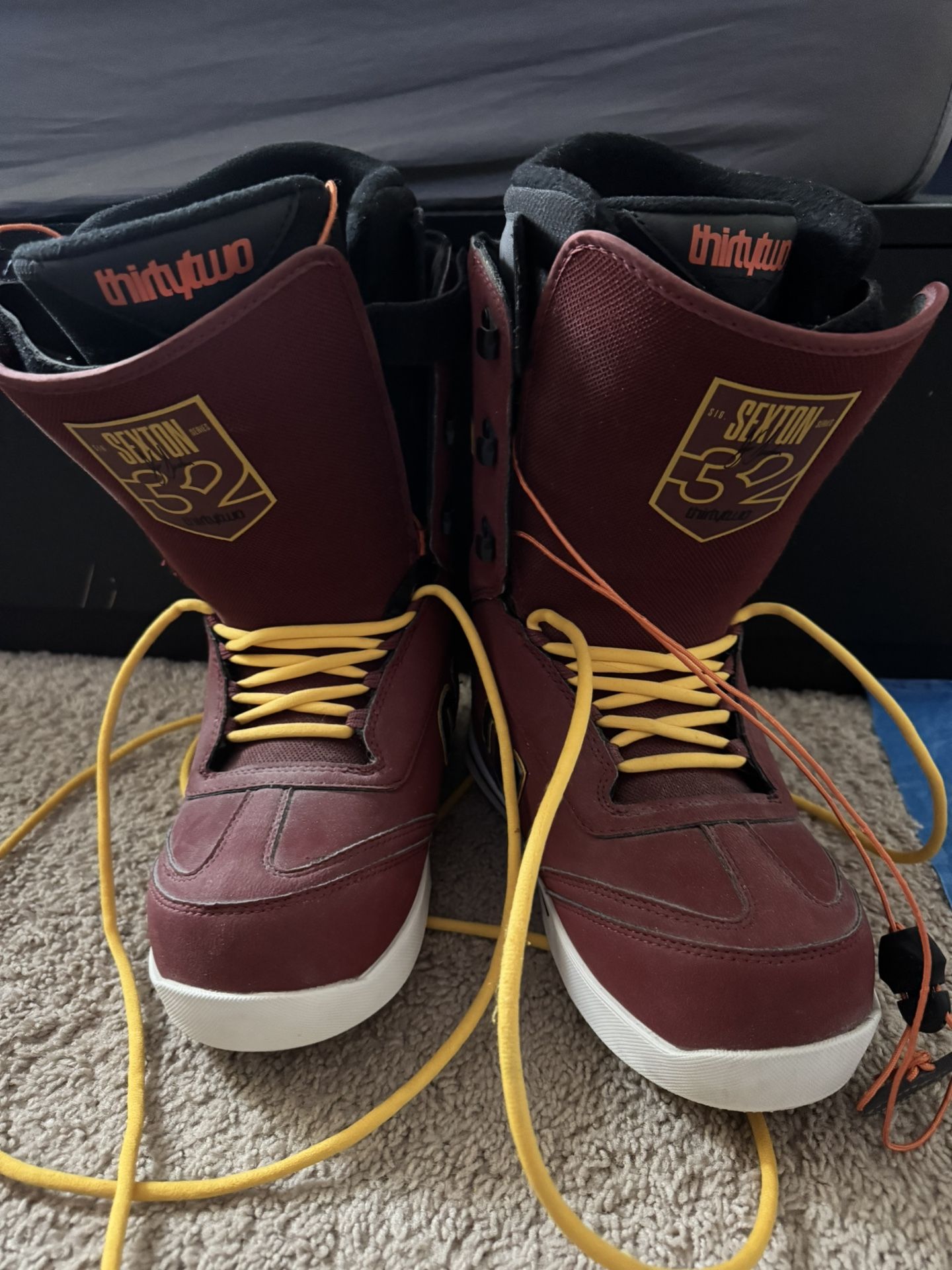 ThirtyTwo Snowboard Boots “Lo Cut Sexton” - 9 Mens