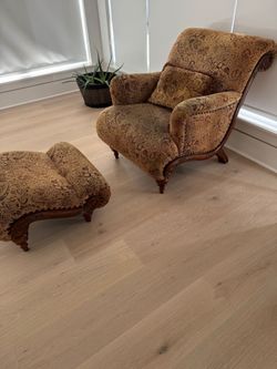 Free seat and ottoman