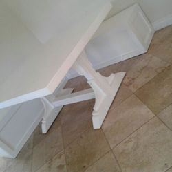 Breakfast Nook and Table