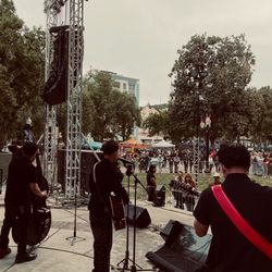 Grupo Sierreño Con Tololoche