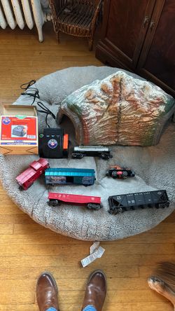 Lionel HO Train Set 1950s & Mix Newer Track/transformer