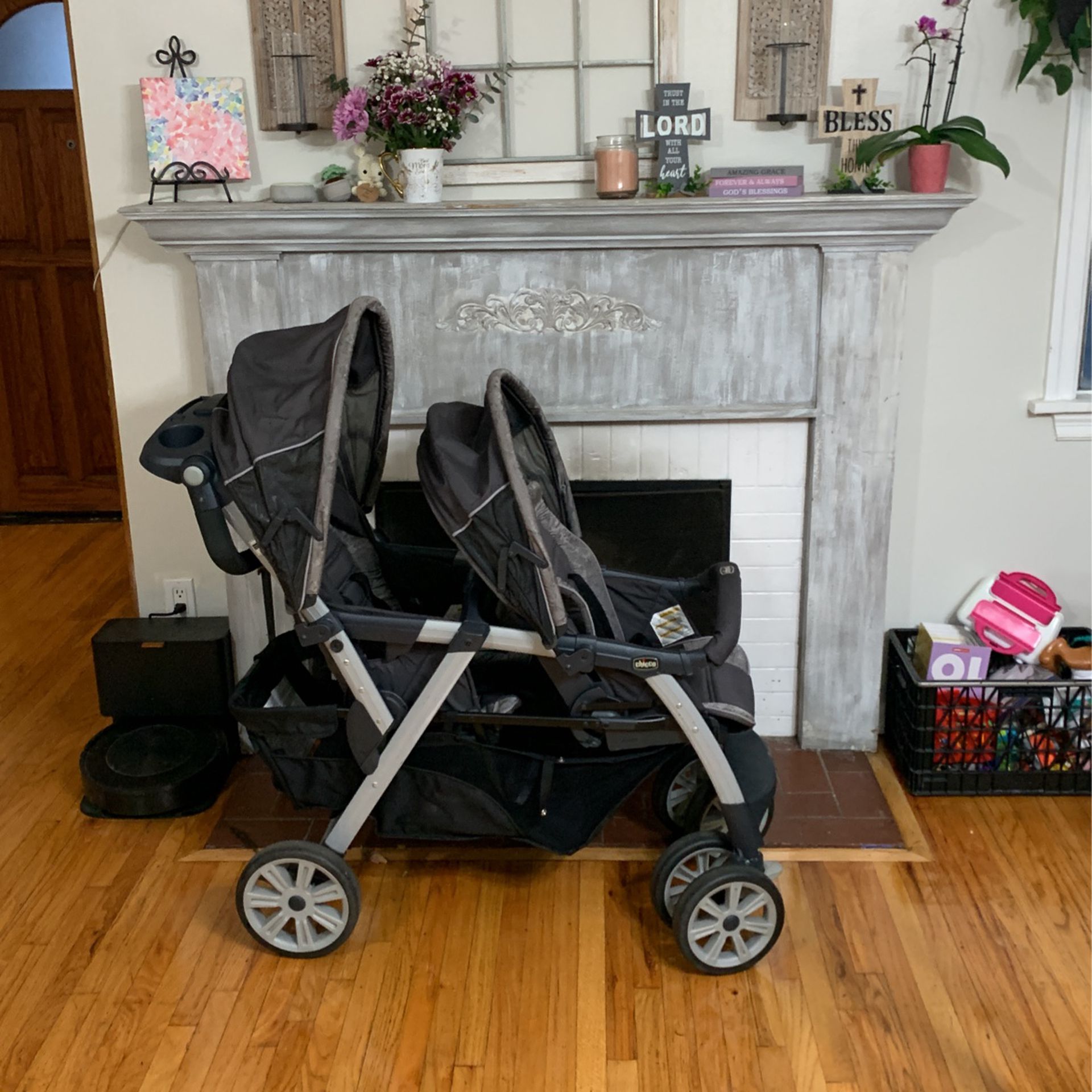 Chicco double stroller excellent condition