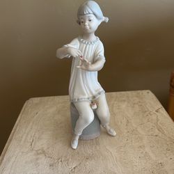 Lladro #1082 “Girl Manicuring”
