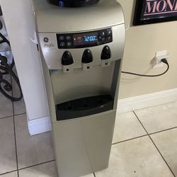 GE Profile Water Dispenser 