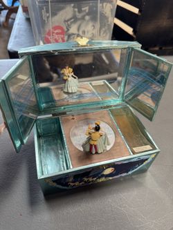 Vintage Cinderella music box