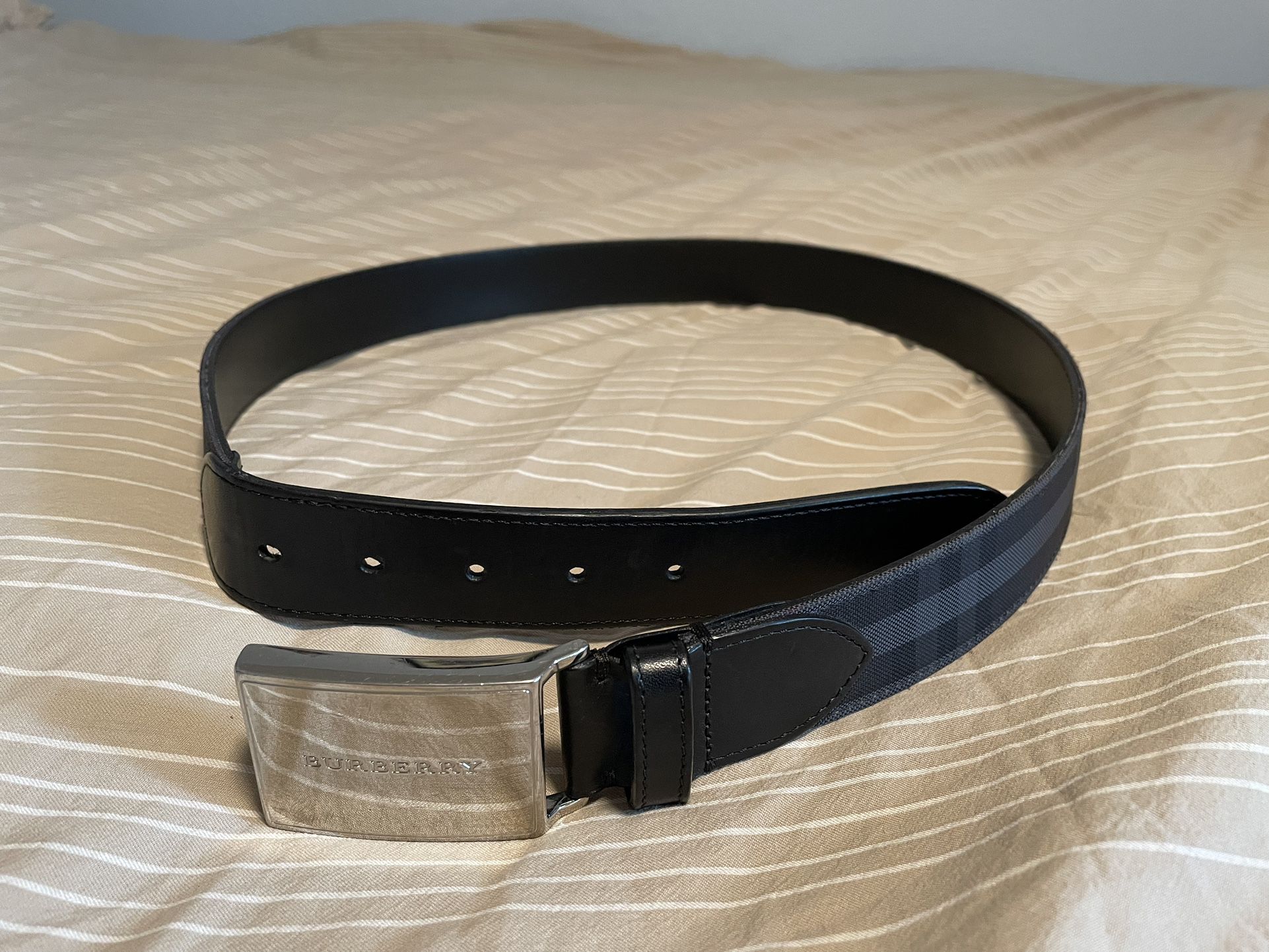 Burberry Belt (30 W)