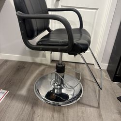 Telescopic barber chair