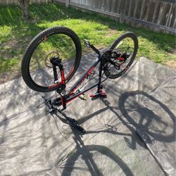 Giant Hard Tail Mountain Bike