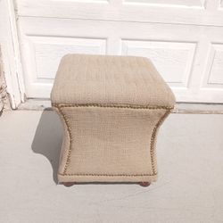 18.5x16.5 Upholstered Ottoman 