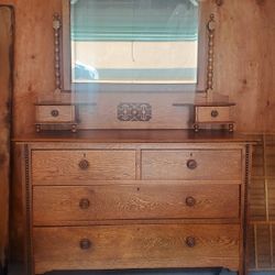 Late "Golden Oak" Period Dresser w/ Detachable Mirror