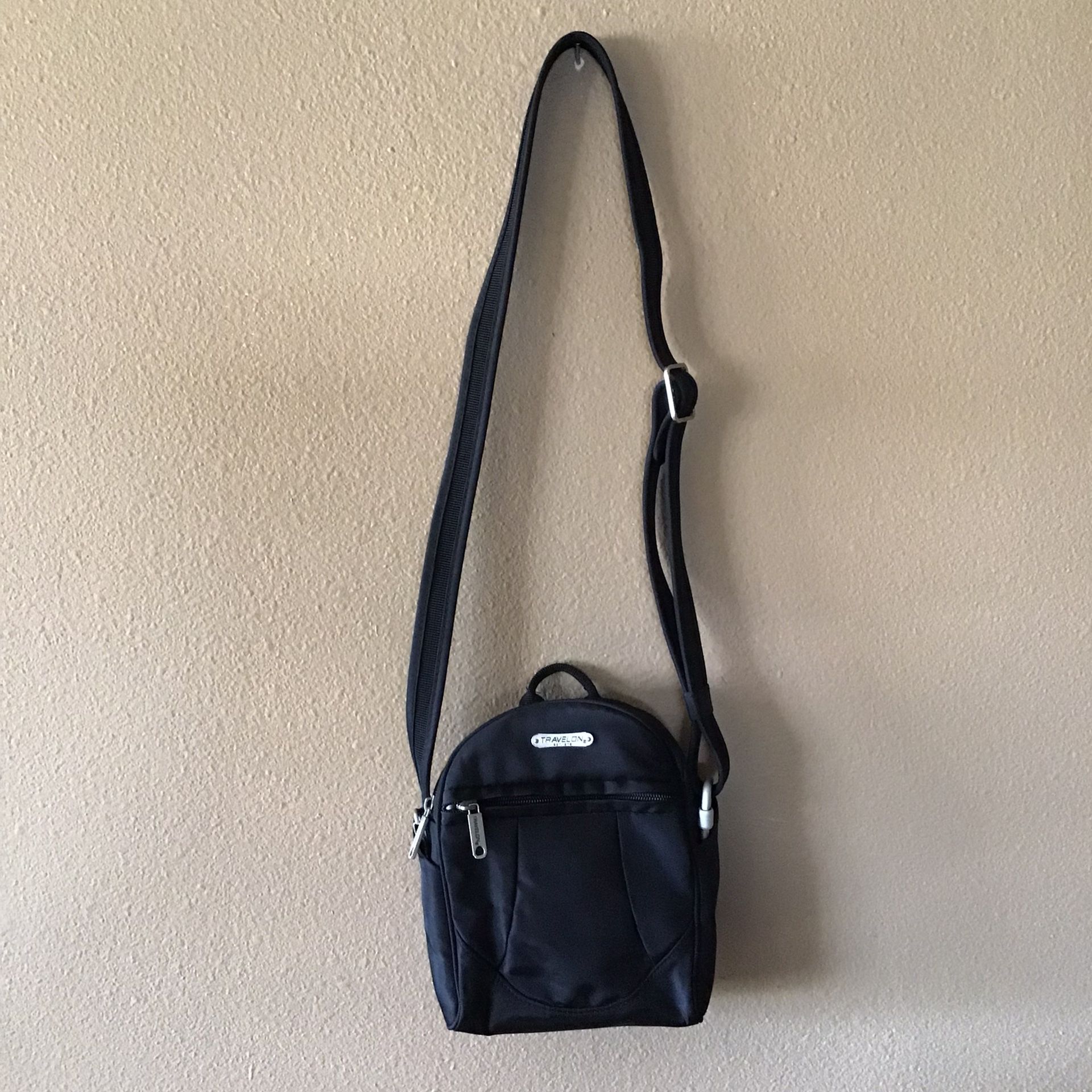 NEW Travelon Black Anti-Theft Small Tour Bag