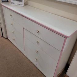 Eight Drawers Dresser 