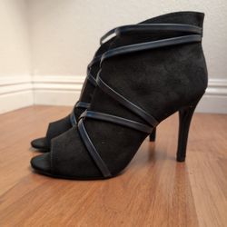 NEW!!! Black Heel Shoes