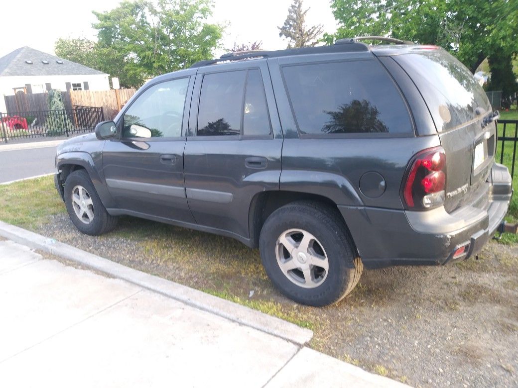 04 Chevy Trailblazer 