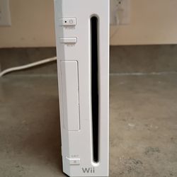 Nintendo Wii, Console Only, For Parts or Repair "Doesn't Read Discs" No Cords or Controllers"